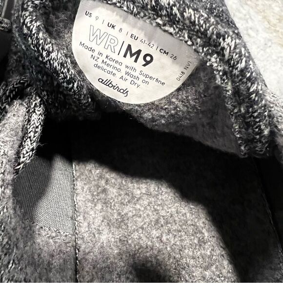 ALLBIRDS SNEAKERS Grey Wool Runner Size 9 - Picture 2 of 10